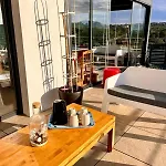 Stella Standing, Vue Panoramique