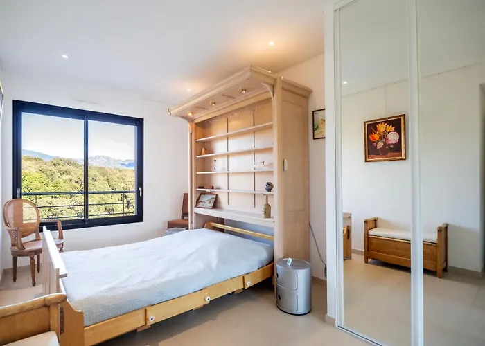 Stella Standing, Vue Panoramique Порто-Веккьо