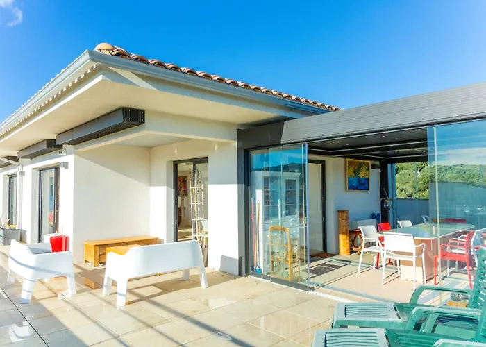 Stella Standing, Vue Panoramique Порто-Веккьо