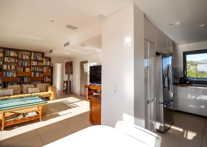 Stella Standing, Vue Panoramique Порто-Веккьо